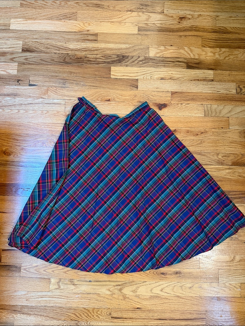 Women’s Plaid Circle Skirt - Red & Green Tartan
